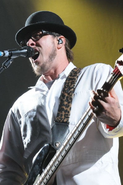 Weezer at the Frank Erwin Center