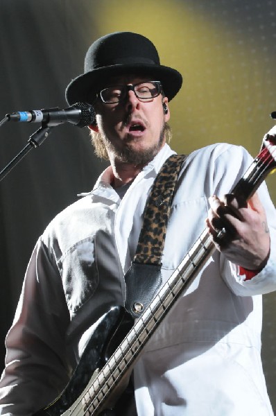 Weezer at the Frank Erwin Center