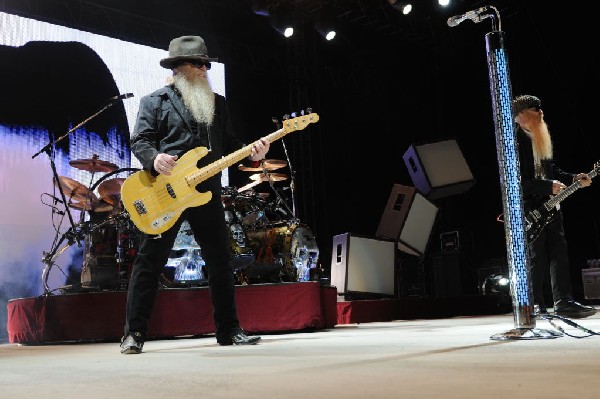 ZZ Top at The Backyard, Austin Texas (Bee Caves) 04/25/10