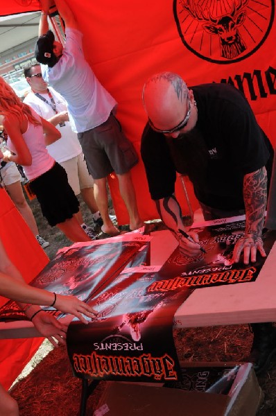 Kerry King of Slayer signs autographs at Ozzfest 2008,