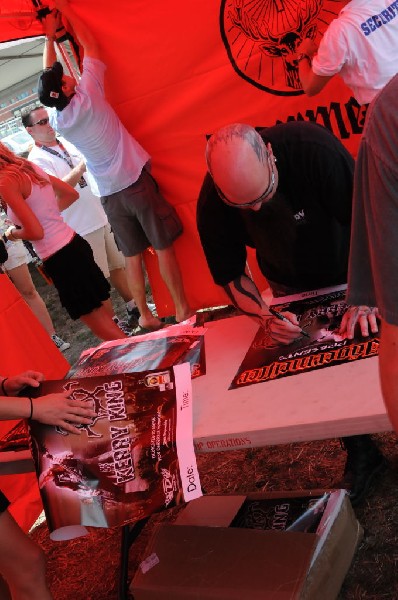 Kerry King of Slayer signs autographs at Ozzfest 2008,