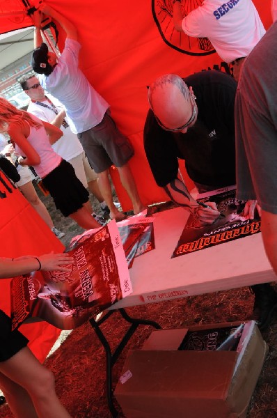 Kerry King of Slayer signs autographs at Ozzfest 2008,