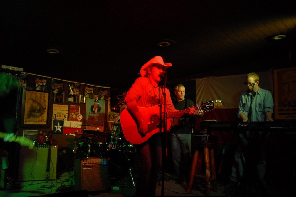 Michael Thomas at Poodies Hilltop Roadhouse, Spicewood Tx