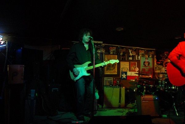 Michael Thomas at Poodies Hilltop Roadhouse, Spicewood Tx