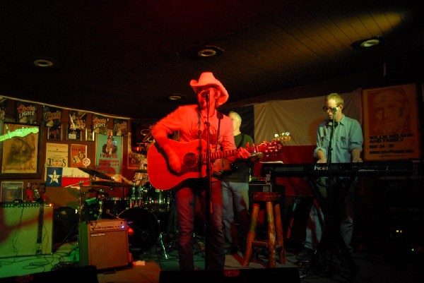 Michael Thomas at Poodies Hilltop Roadhouse, Spicewood Tx