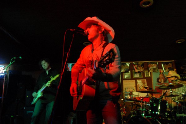 Michael Thomas at Poodies Hilltop Roadhouse, Spicewood Tx