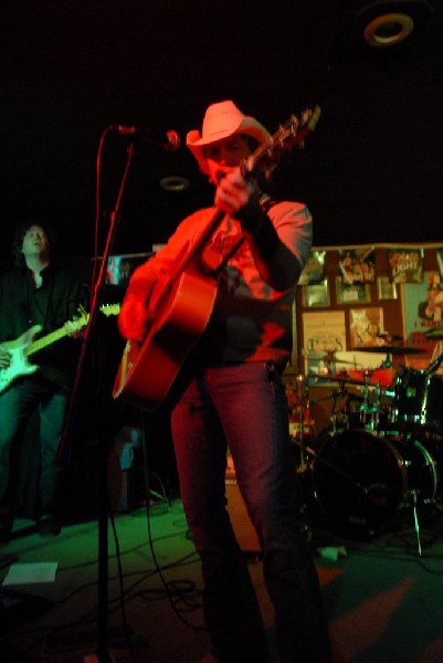 Michael Thomas at Poodies Hilltop Roadhouse, Spicewood Tx