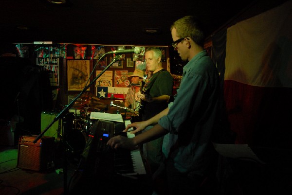Michael Thomas at Poodies Hilltop Roadhouse, Spicewood Tx