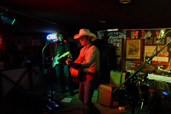 Michael Thomas at Poodies Hilltop Roadhouse, Spicewood Tx