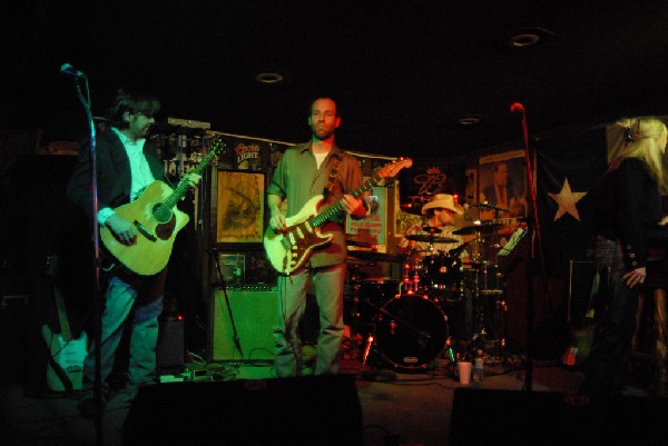 Paula Nelson Band at Poodies Hilltop Roadhouse, Spicewood Tx