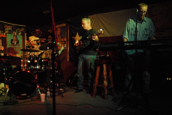 Paula Nelson Band at Poodies Hilltop Roadhouse, Spicewood Tx